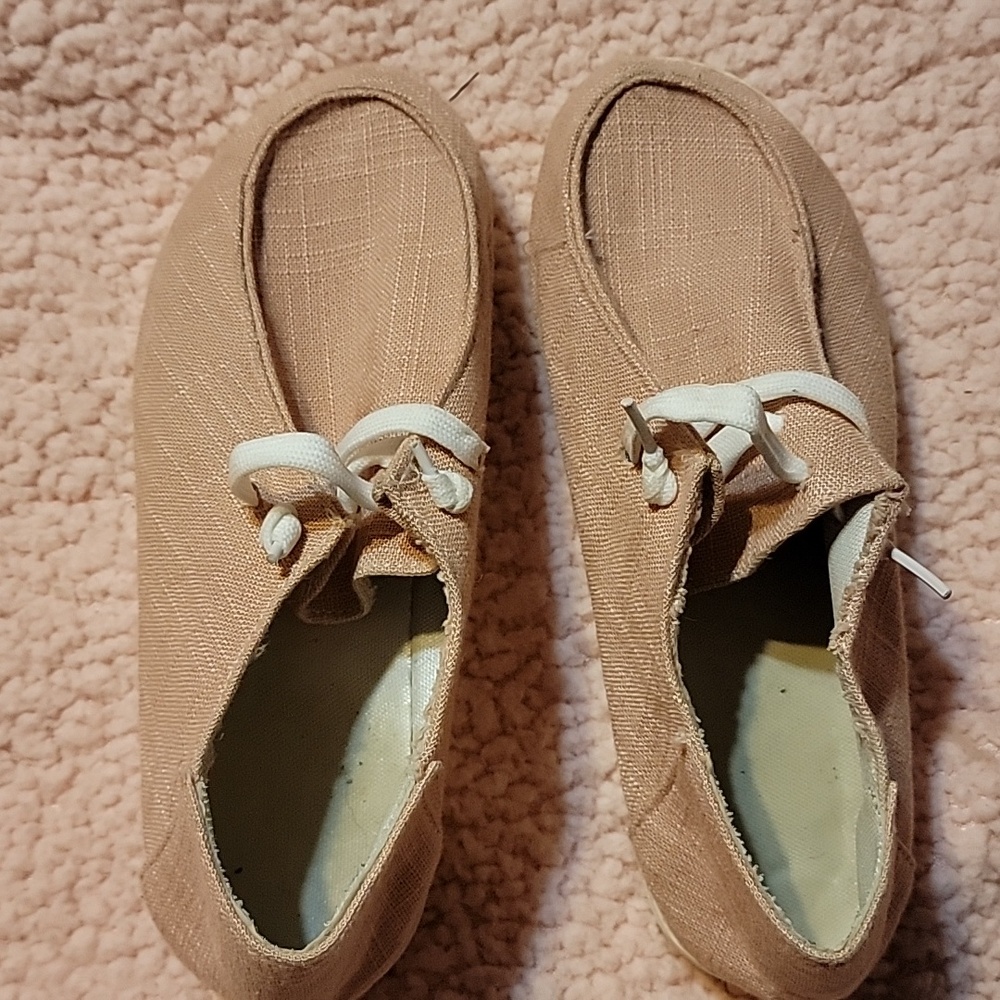 Super lightweight slip on shoes